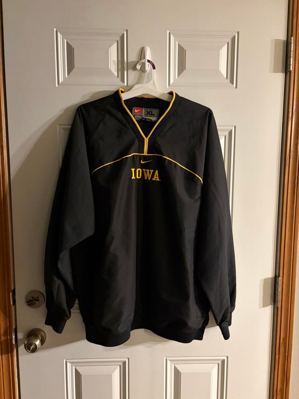 Nike University of Iowa Hawkeyes pullover windbreaker size XL
